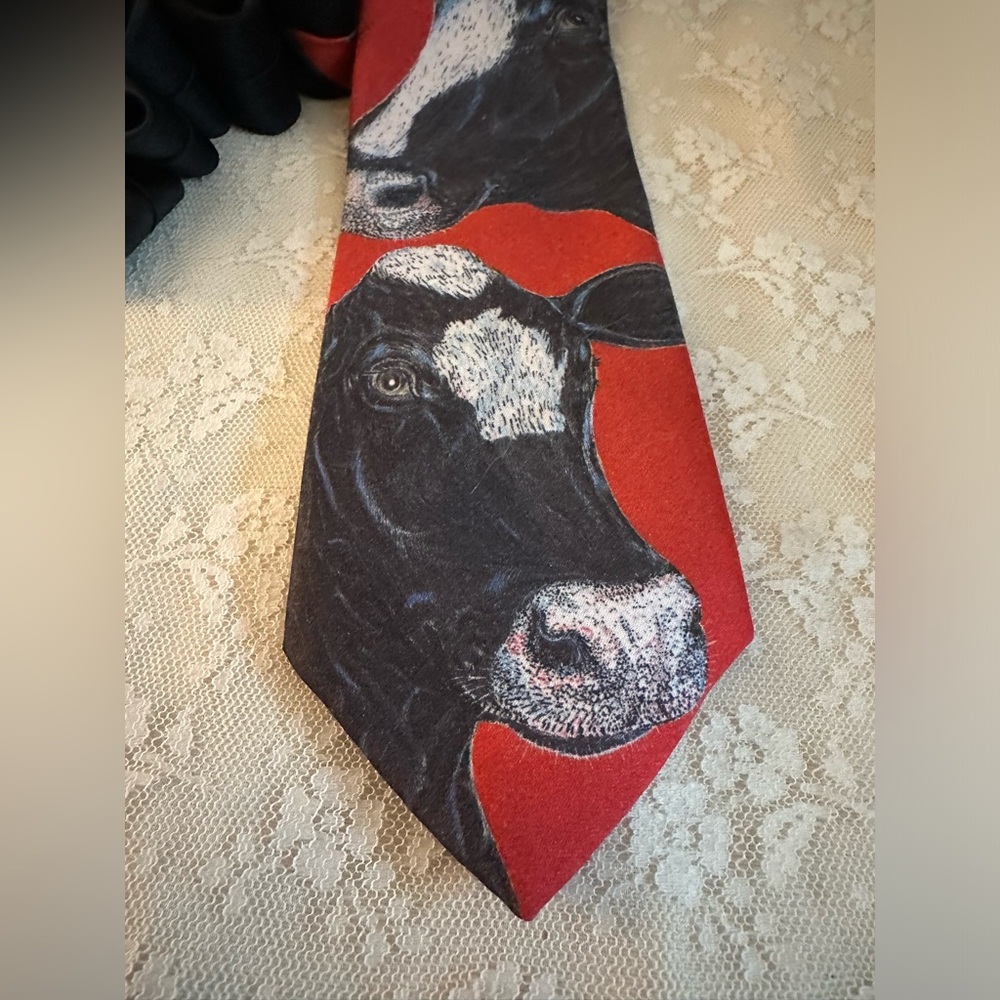Ralph Marlin Cow Tie Vintage 56 Inches